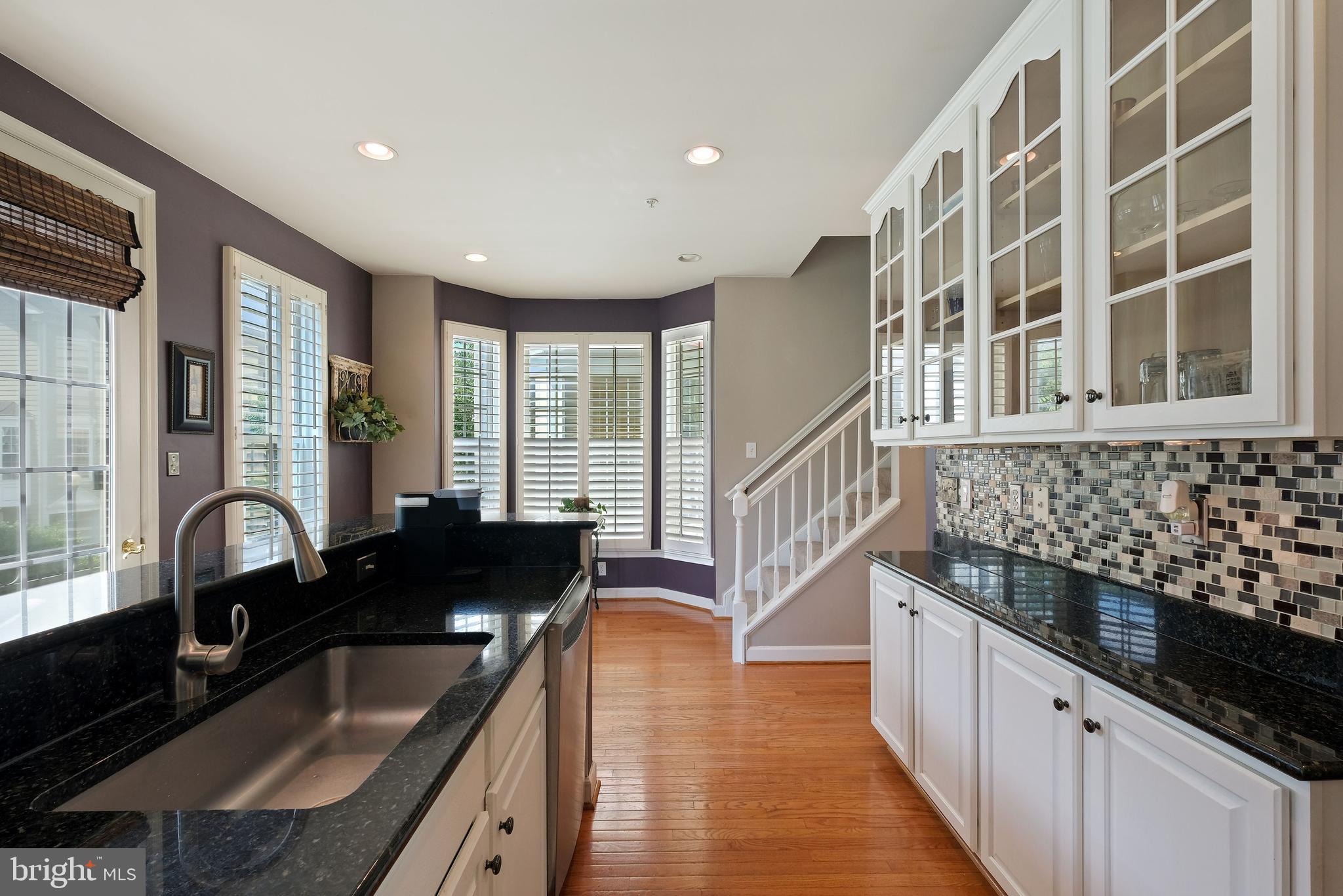 8826 Lew Wallace Road Frederick, MD 21704 - Photo 11 of 33 Granite counter tops & stainless appliances