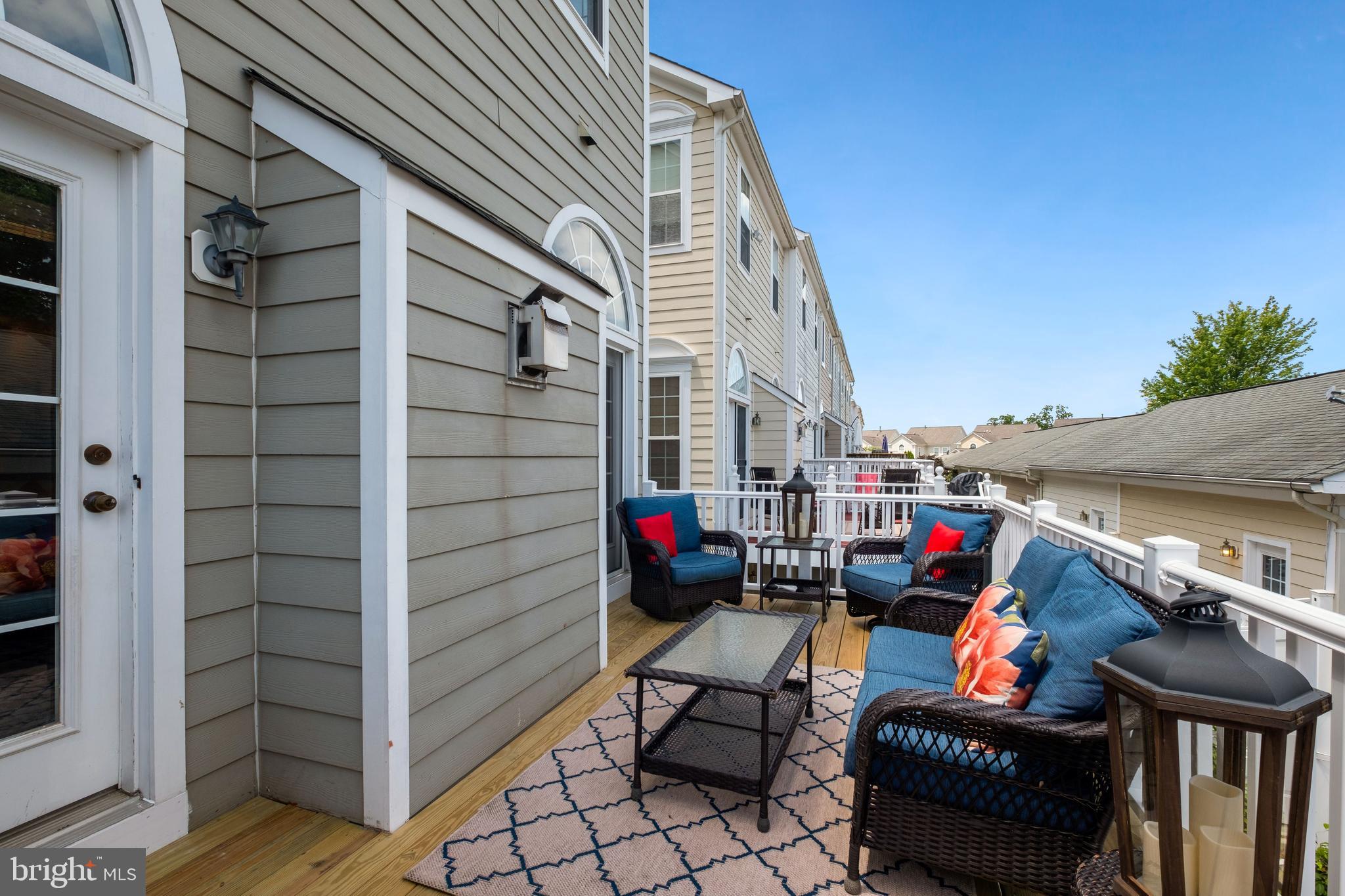 8826 Lew Wallace Road Frederick, MD 21704 - Photo 19 of 33 Enjoy a cold beverage & a good book!