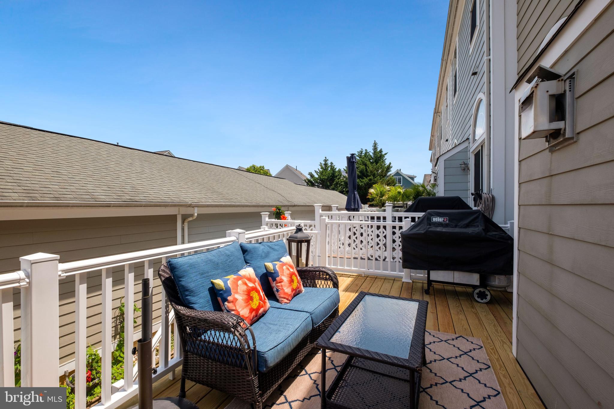 8826 Lew Wallace Road Frederick, MD 21704 - Photo 20 of 33 Spacious new deck off living room