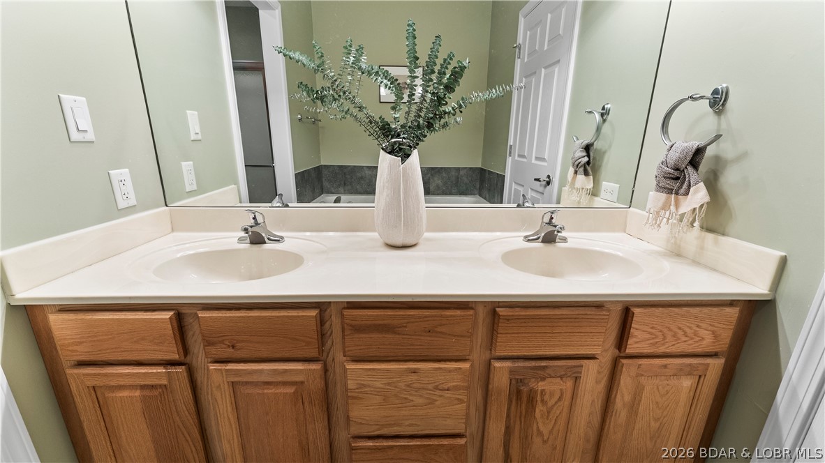 1181 Jeffries Road, Unit B307 Osage Beach, MO 65065 - Photo 24 of 44 Primary Bathroom
