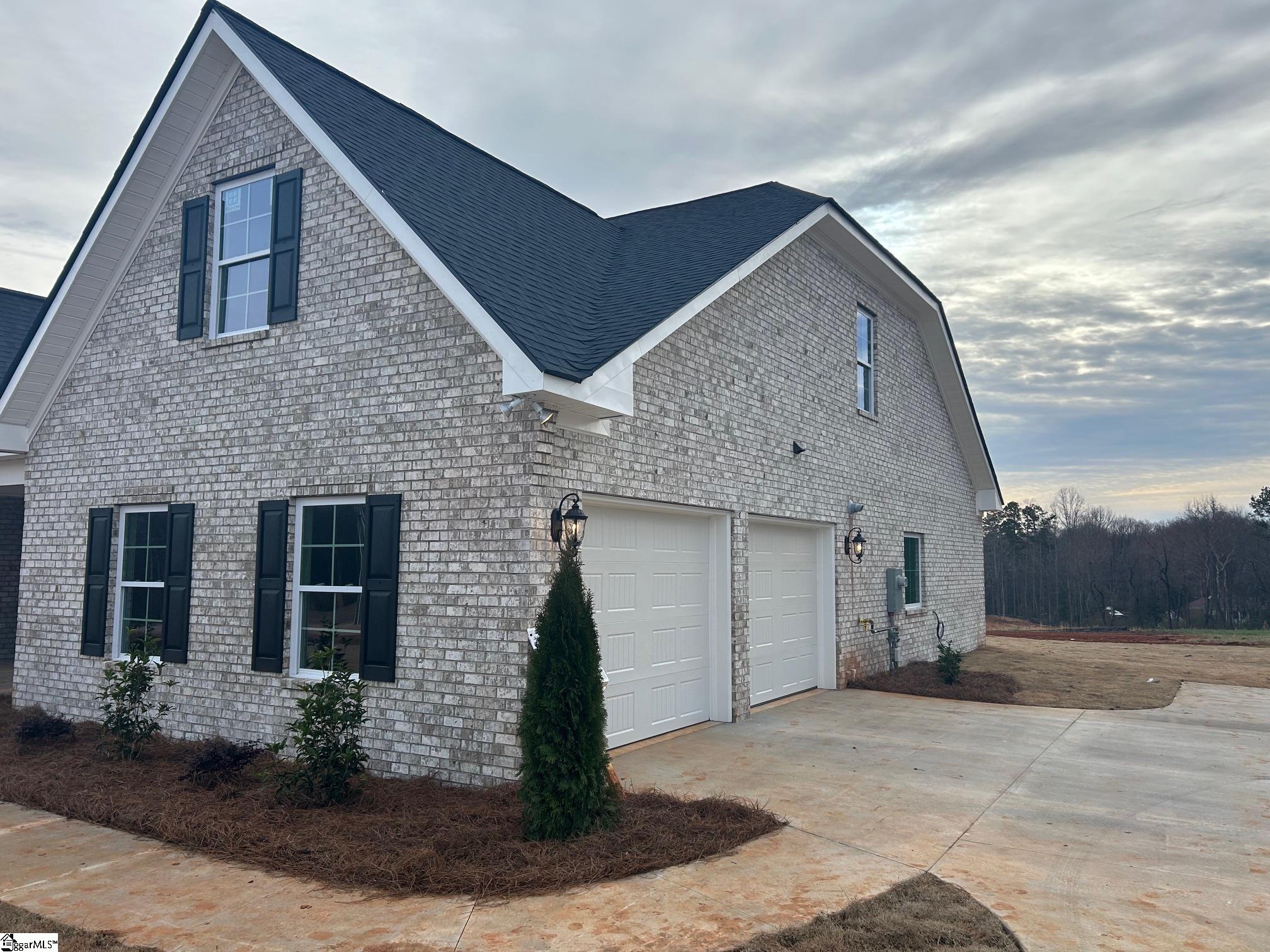 48 Wofford Road Taylors, SC 29687 - Photo 4 of 34 Gallery Image 4