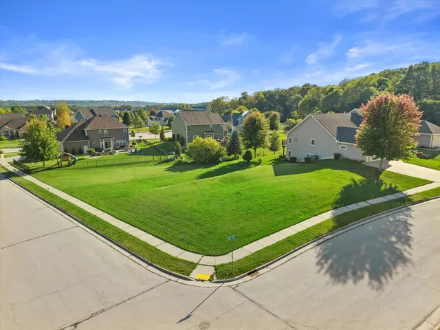$149,900 | Lot 113 Shade Tree Court, Waukesha, WI 53188