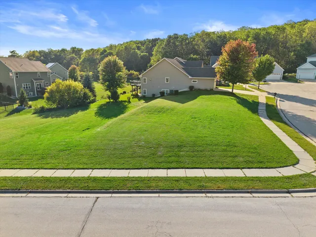 $149,900 | Lot 113 Shade Tree Court, Waukesha, WI 53188