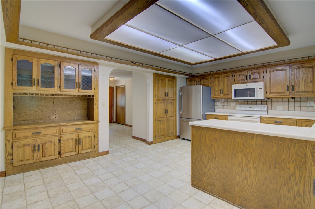 1867 South Westgate Drive Decatur, IL 62521 - Photo 14 of 36