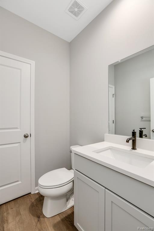 1048 Hampton Circle, Unit 4 Detroit, MI 48236 - Photo 27 of 38