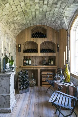 $1,750,000 | 913 Highway 182, Morgan City, LA 70380