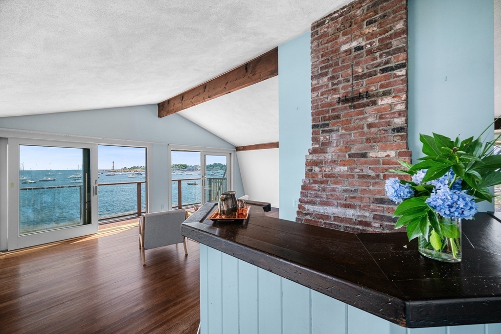 137 R Front Street Marblehead, MA 01945 - Photo 32 of 36