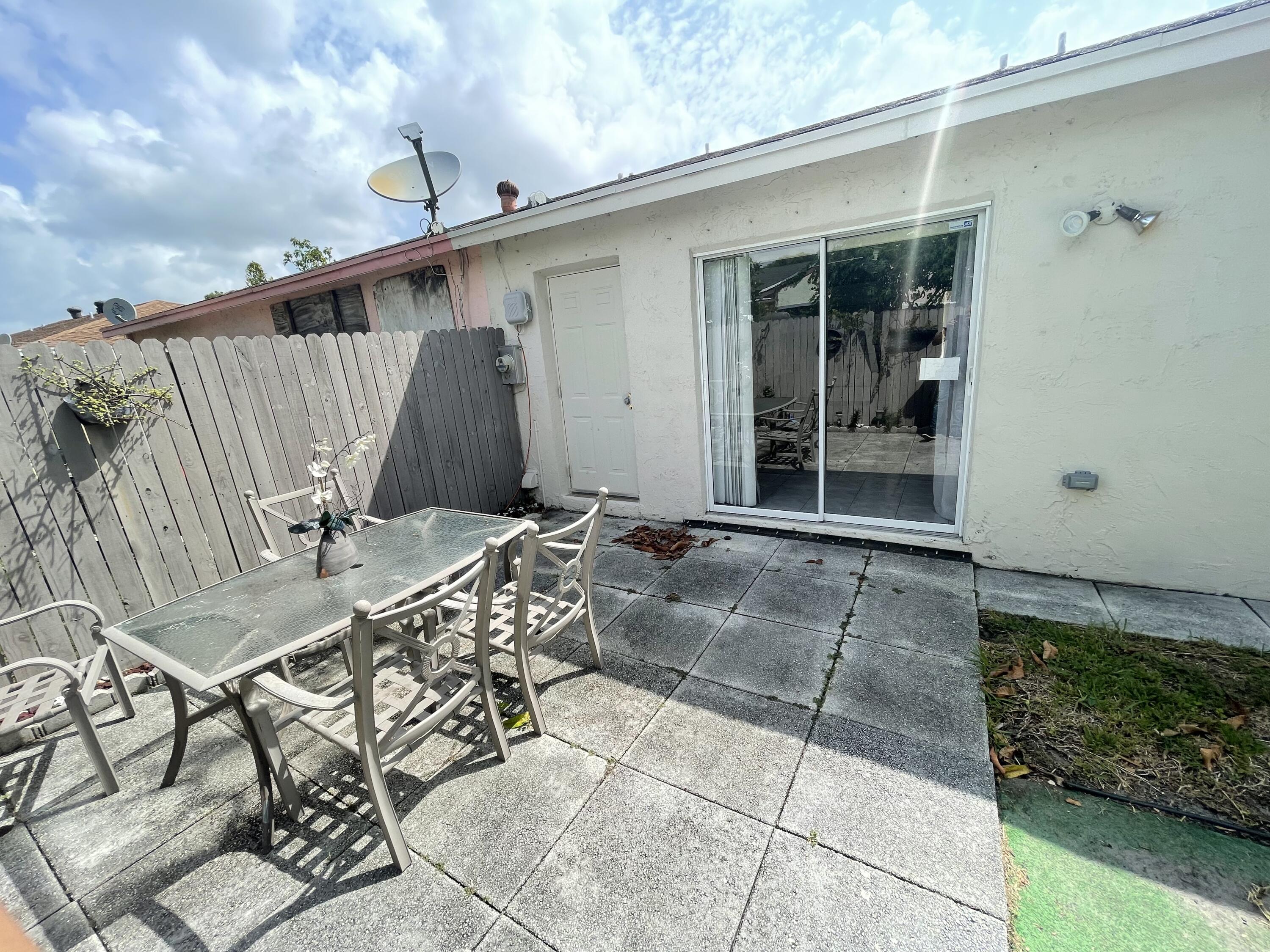 4607 Gladiator Circle Greenacres, FL 33463 - Photo 18 of 23 16209E6B-CB58-4F17-B1D7-0EF8BF5CCF68