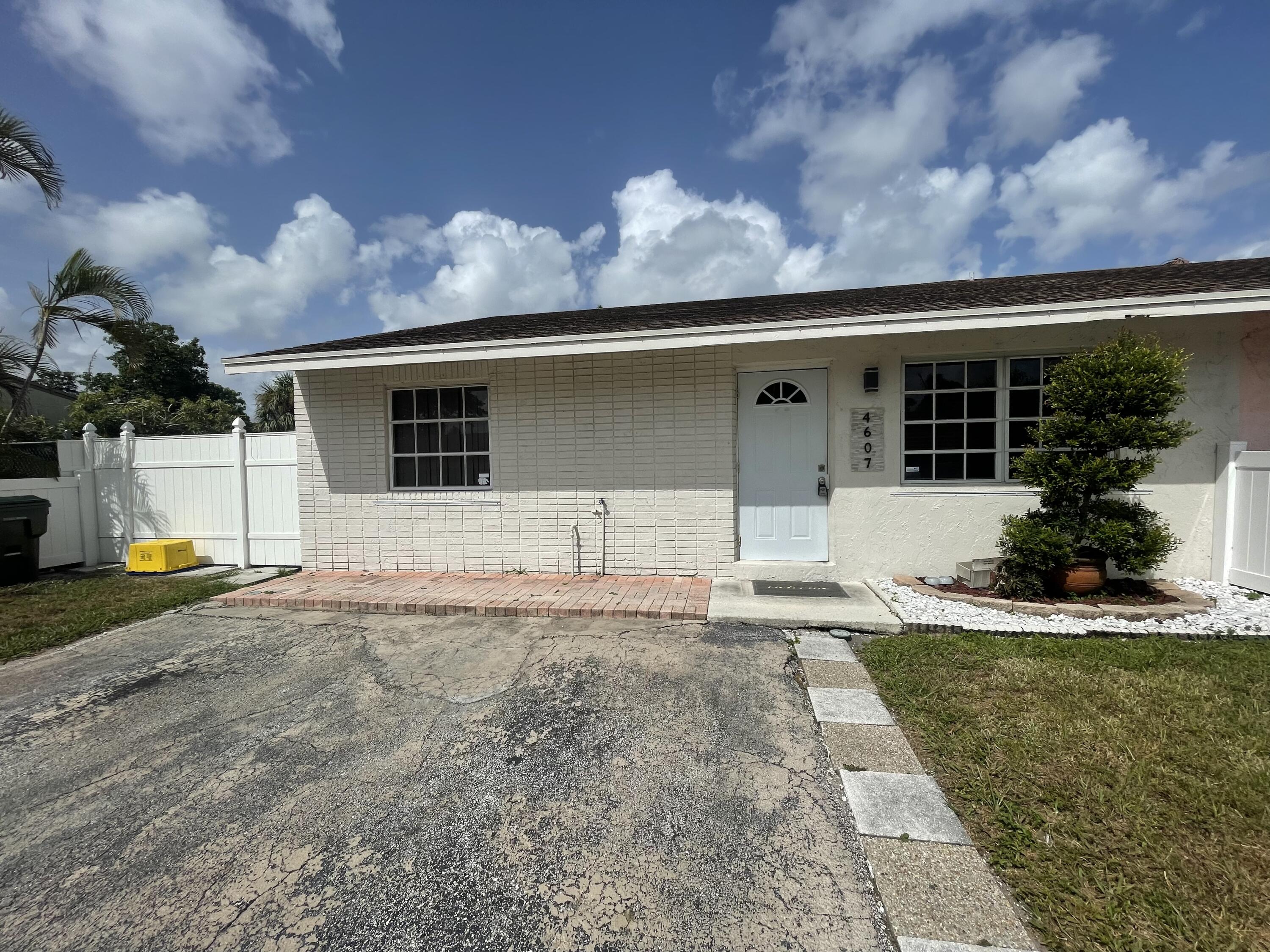 4607 Gladiator Circle Greenacres, FL 33463 - Photo 2 of 23 043F45D1-7C11-409F-AF9F-1F20E4049B65