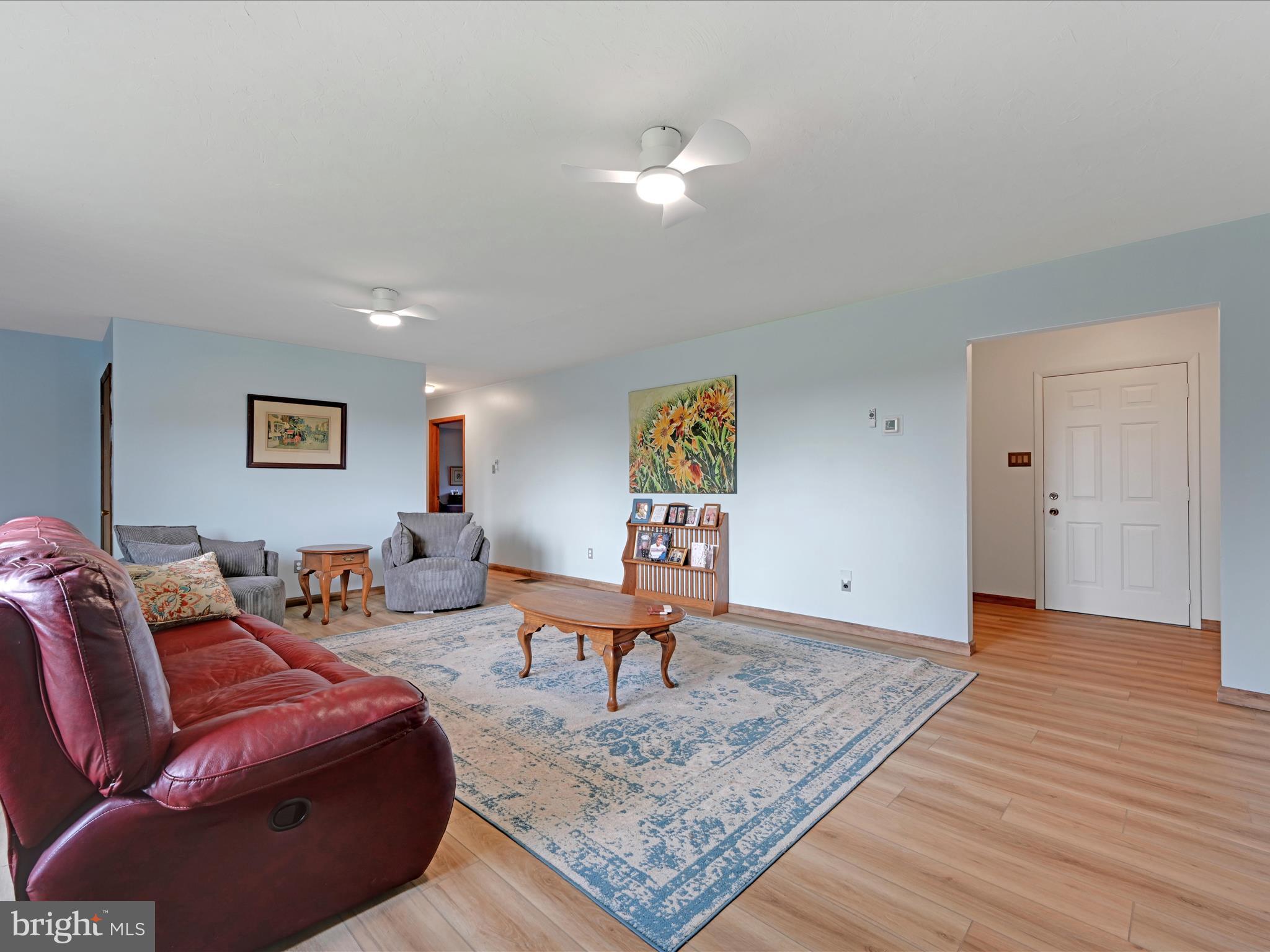 3850 Conewago Road Dover, PA 17315 - Photo 21 of 49 Living Room