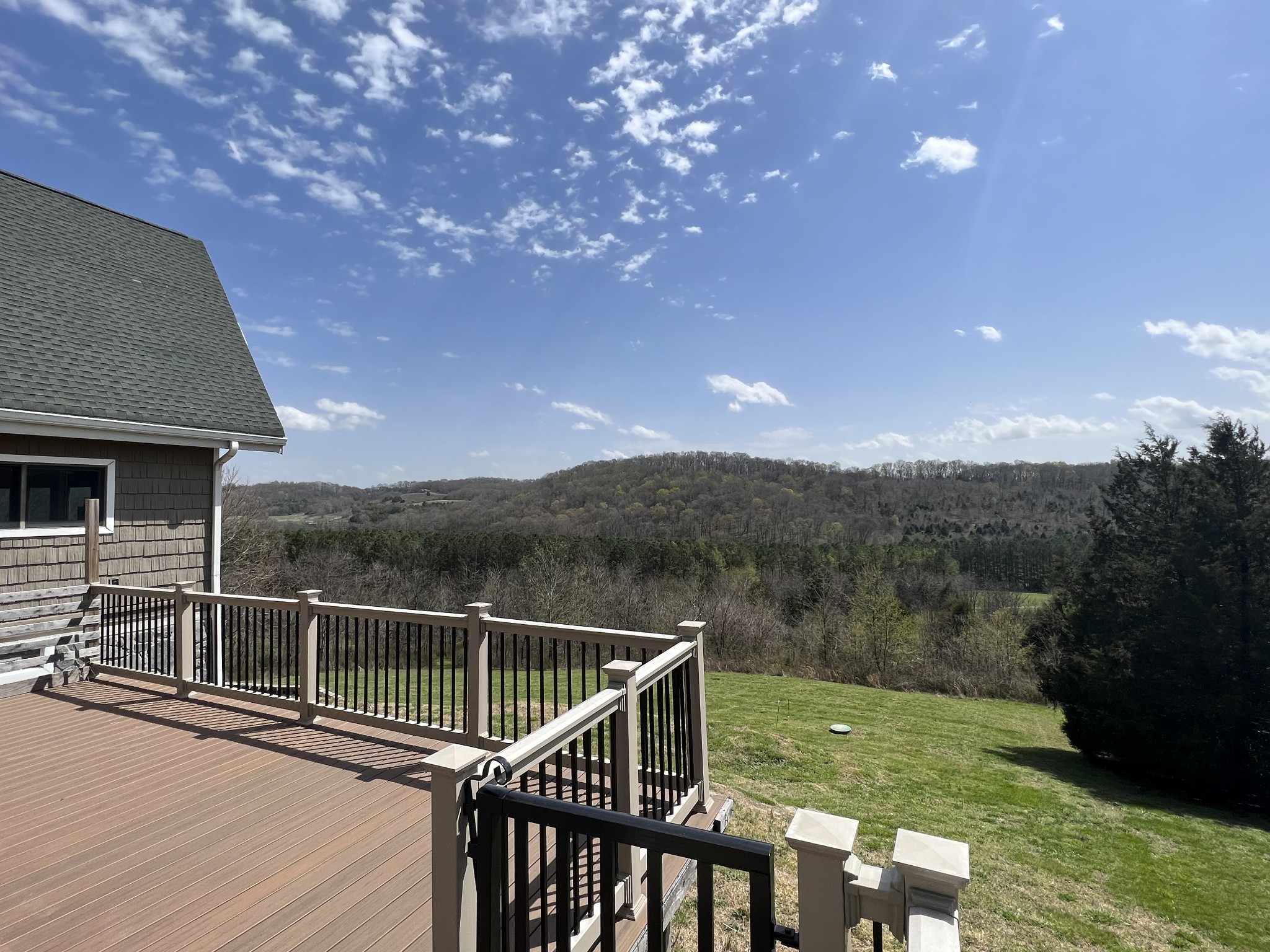 325 Hardy Road Pulaski, TN 38478 - Photo 42 of 42 a view of a balcony with mountain view
