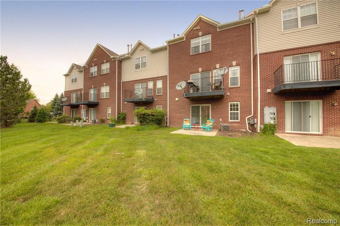 448 Cherry Orchard Road Canton, MI 48188 - Photo 32 of 34 37 Back.jpg