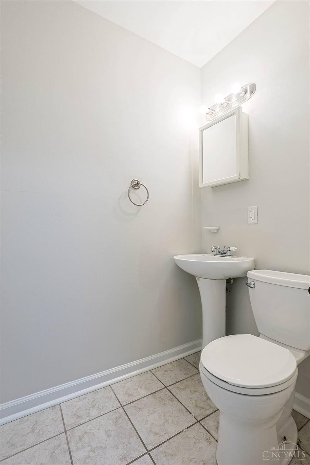 238 Diston Lane Cincinnati, OH 45246 - Photo 25 of 30