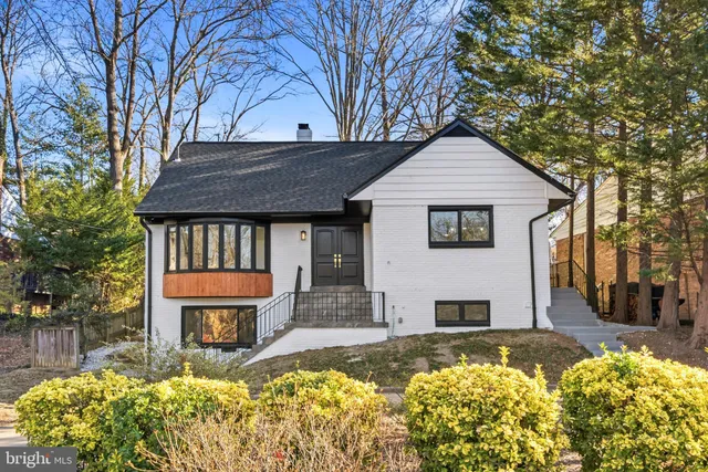 $1,399,990 | 719 East Timber Branch Parkway, Alexandria, VA 22302