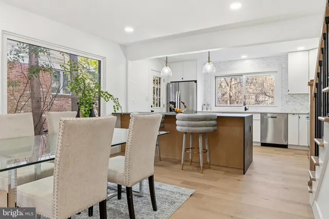 $1,399,990 | 719 East Timber Branch Parkway, Alexandria, VA 22302