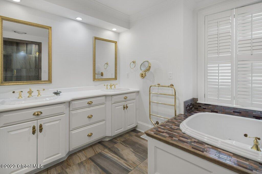 8 Shaker Bay Road Colonie, NY 12110 - Photo 18 of 34 Interior 12