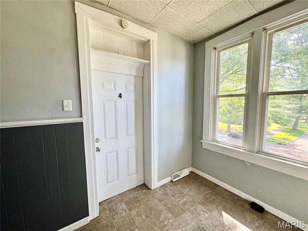 617 Sycamore Street, Unit 4 Belleville, IL 62220 - Photo 10 of 38