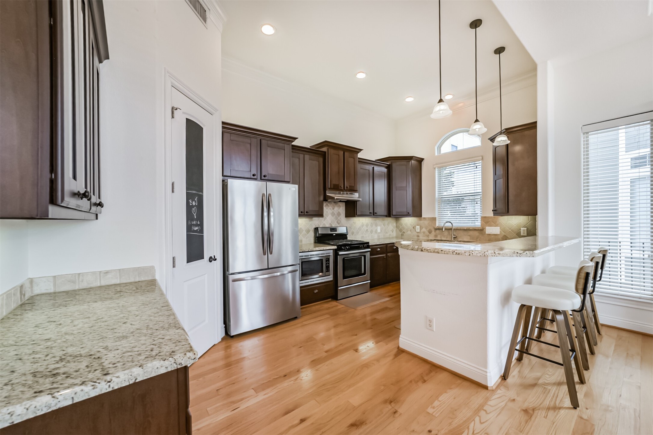 2016 Sabine Street Houston, TX 77007 - Photo 10 of 29