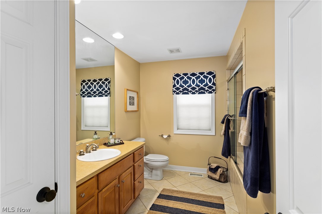349 Burwick Road Cleveland, OH 44143 - Photo 18 of 24 2nd Level Bath
