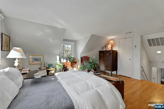 $639,900 | 28 Kingston Road, Wayne, NJ 07470