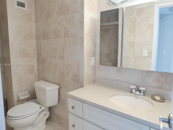 $2,900 | 800 West Avenue, Unit 818, Miami Beach, FL 33139