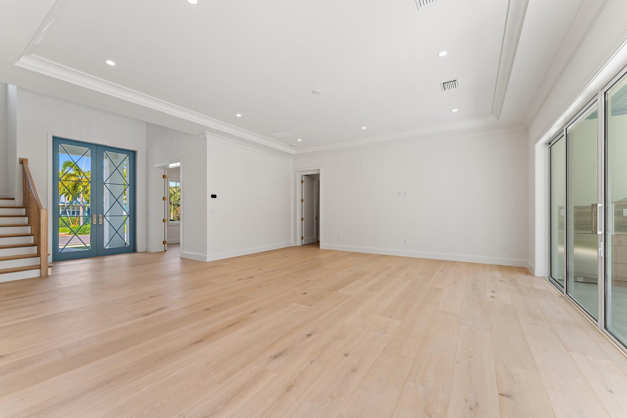 358 Bunker Ranch Road West Palm Beach, FL 33405 - Photo 5 of 46 LIVING ROOM 2