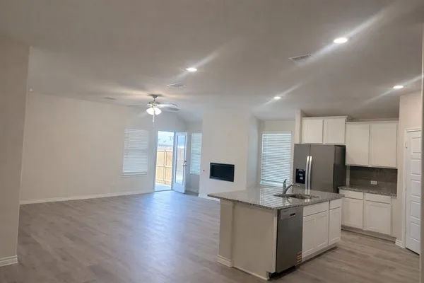 $3,100 | 1323 Taggart Street, Royse City, TX 75189