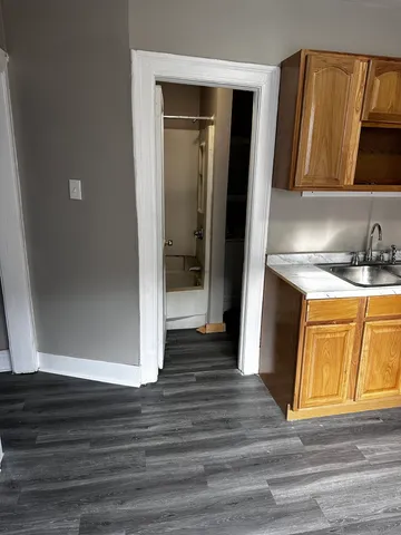 $1,900 | 19 Colonial Street, Hartford, CT 06106