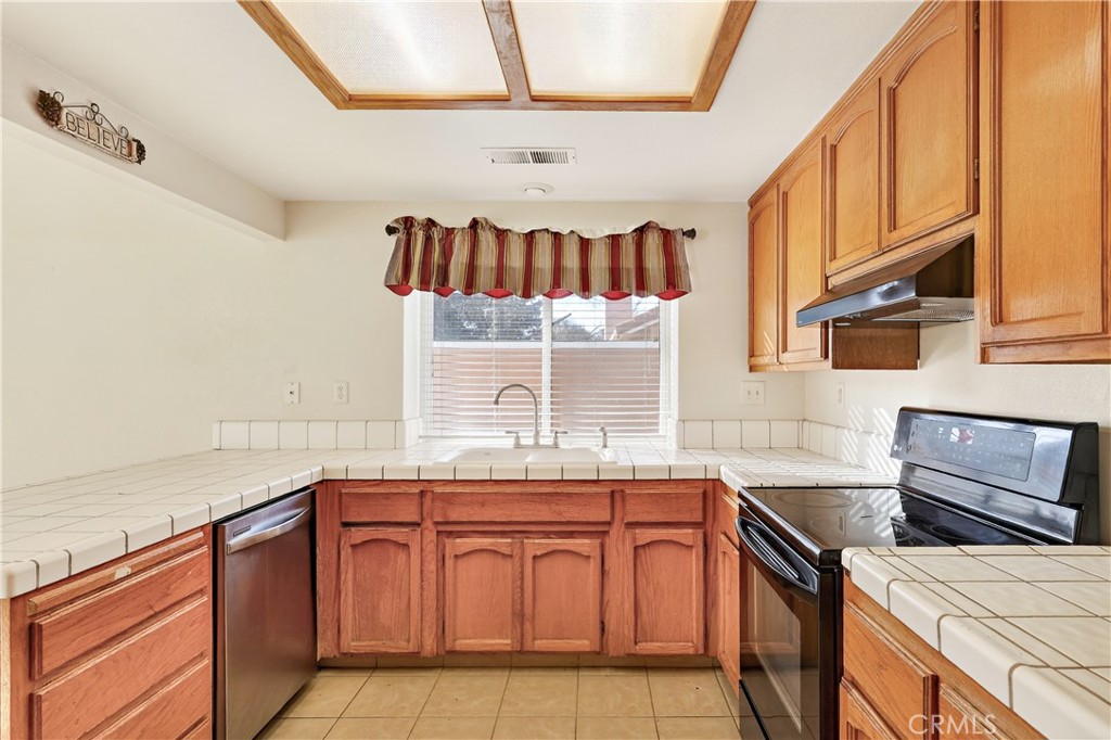 1844 Springfield Court Merced, CA 95348 - Photo 13 of 63