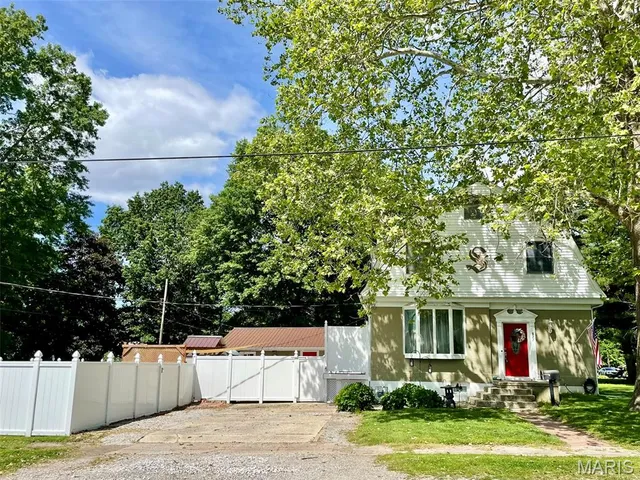 $250,000 | 822 East Union Avenue, Litchfield, IL 62056