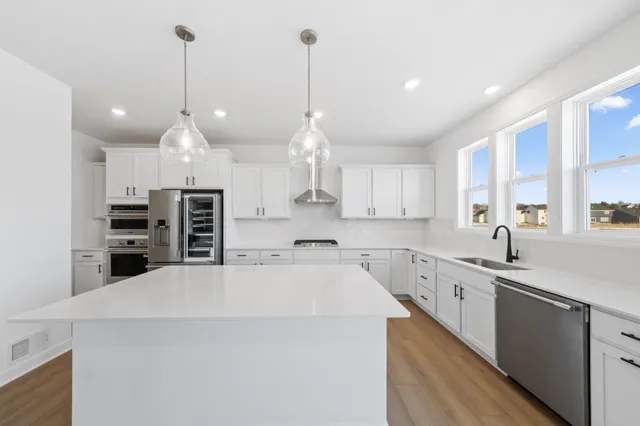 $622,135 | 325 Ravencroft Road, Waconia, MN 55387