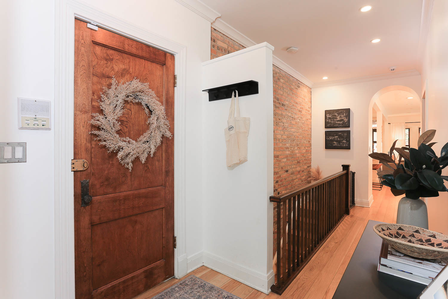 2026 North Howe Street, Unit 1 Chicago, IL 60614 - Photo 22 of 40 a view of a hallway