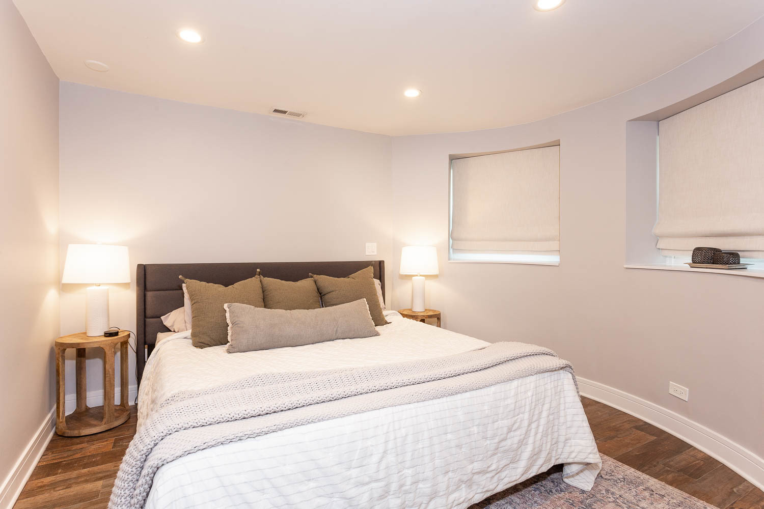 2026 North Howe Street, Unit 1 Chicago, IL 60614 - Photo 27 of 40 a bedroom with a bed and a night stand