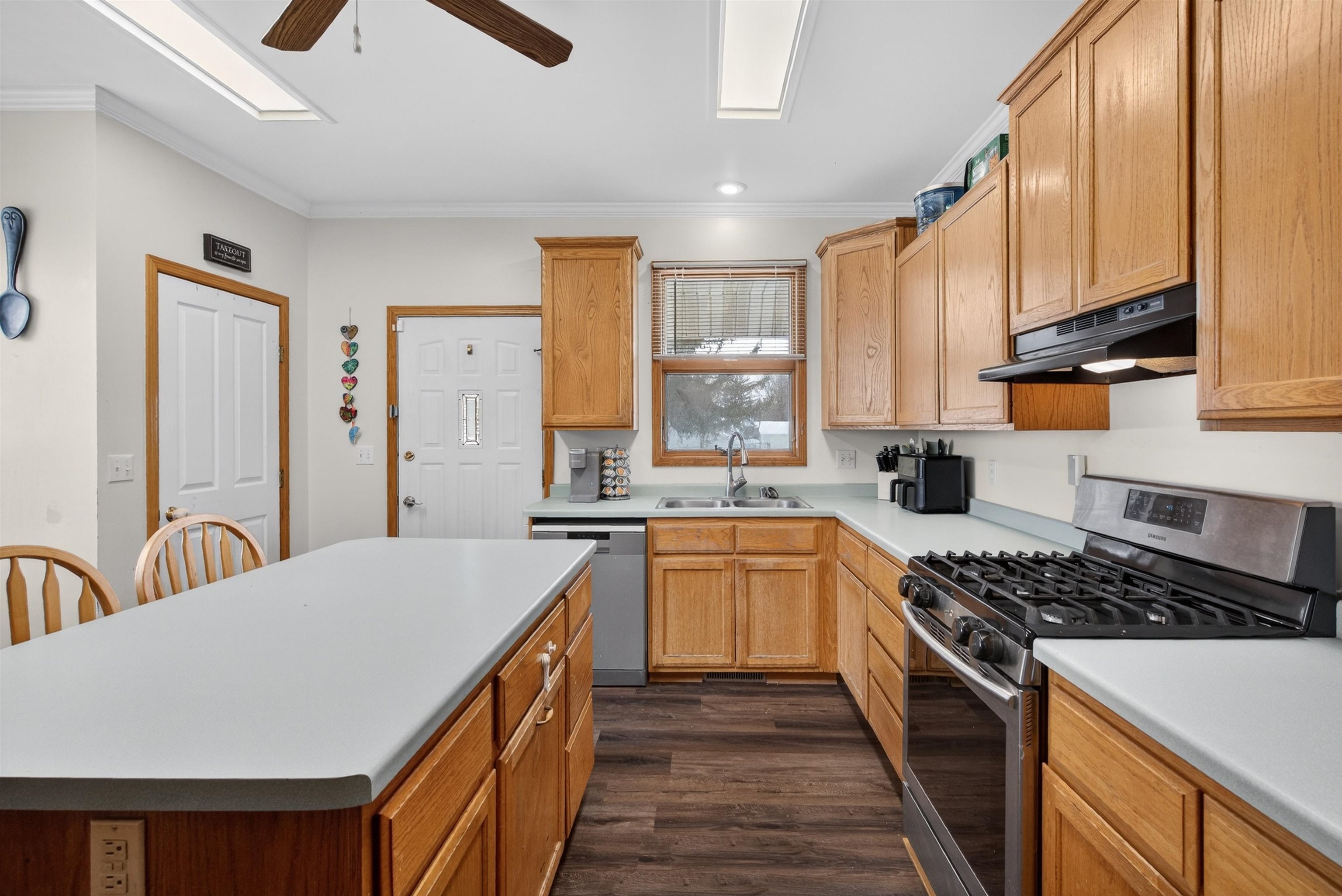 422 Court Street Chilton, WI 53014 - Photo 6 of 34