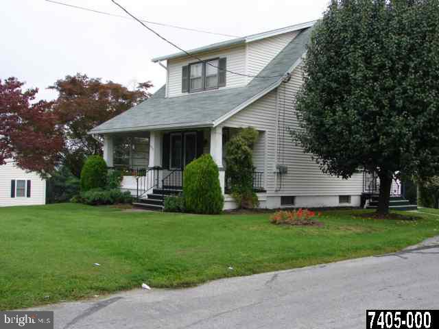 690 Edgegrove Road Hanover, PA 17331 - Photo 1 of 11 Gallery Image 1