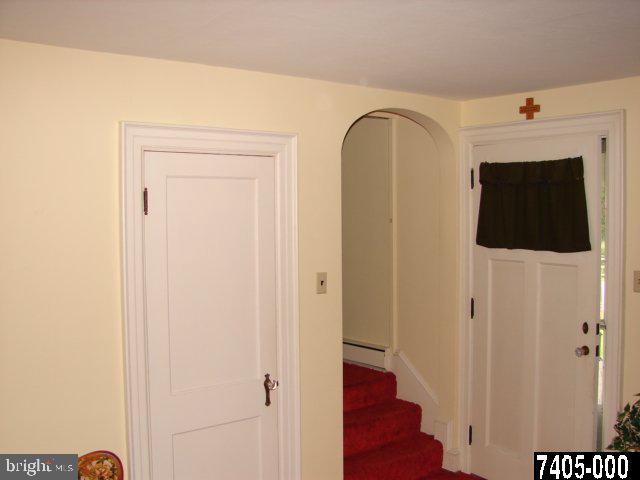 690 Edgegrove Road Hanover, PA 17331 - Photo 5 of 11 Gallery Image 5
