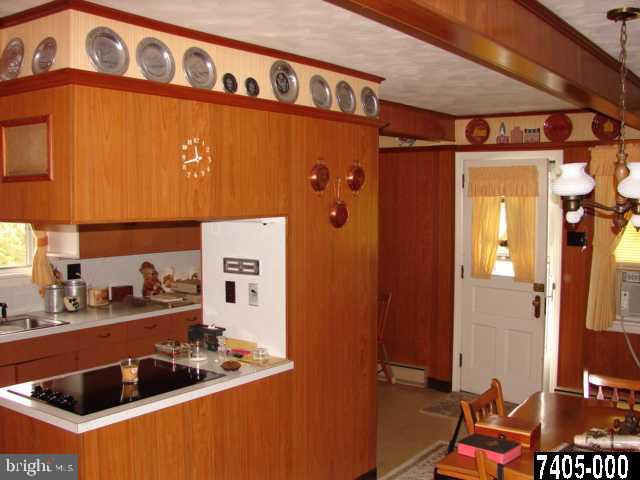 690 Edgegrove Road Hanover, PA 17331 - Photo 6 of 11 Gallery Image 6