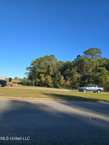 $1,720,000 | 90 Highway 90, Ocean Springs, MS 39564