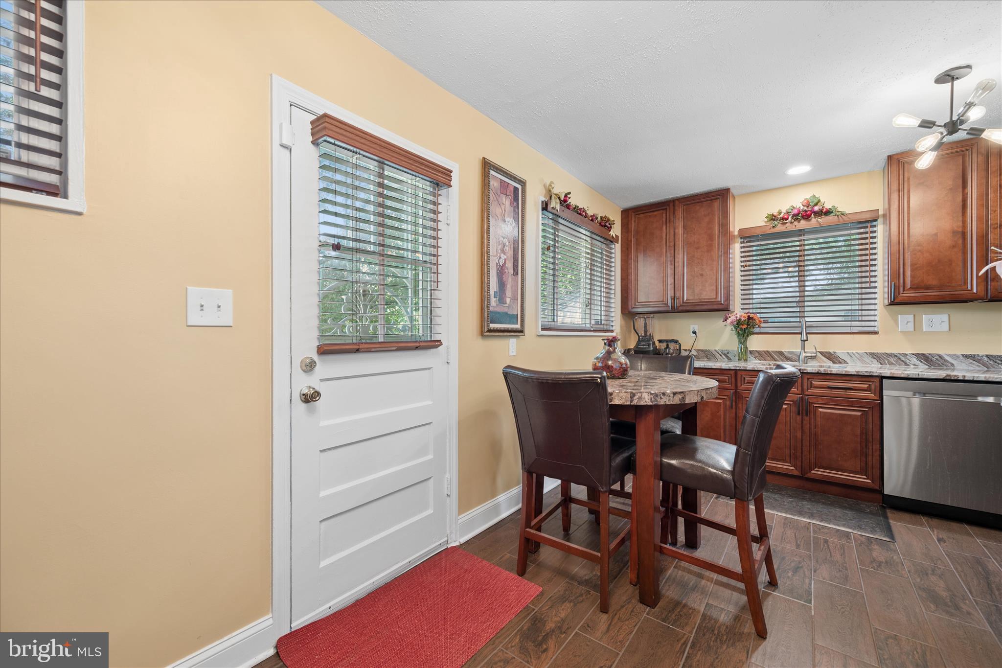 6803 Adelphi Road University Park, MD 20782 - Photo 23 of 55 Breakfast Area