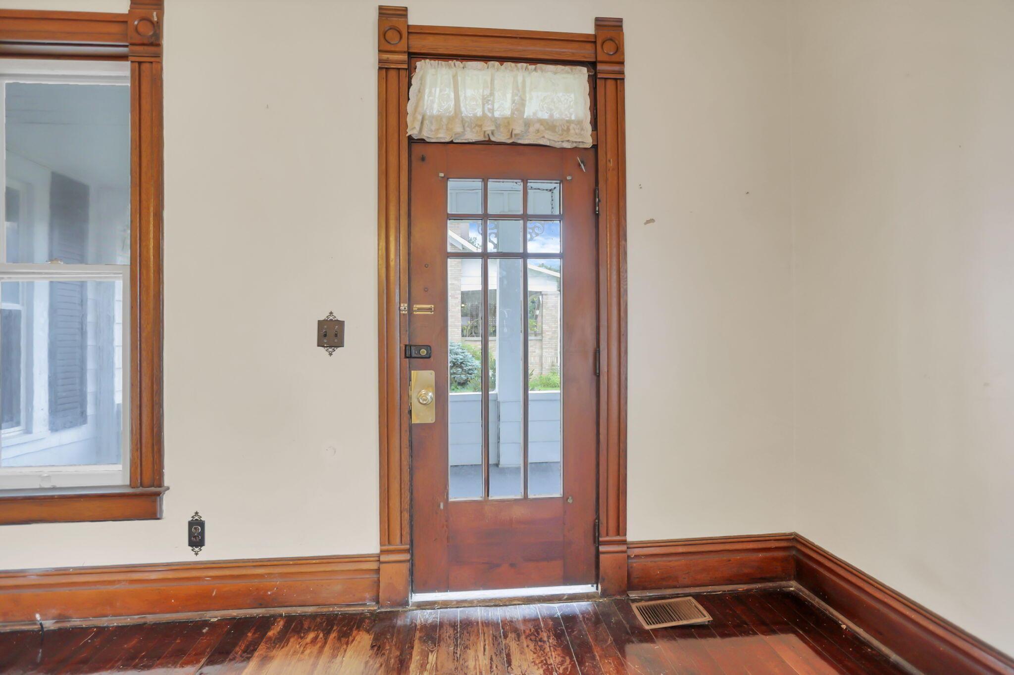 170 South Spring Street Logan, OH 43138 - Photo 14 of 44 14-web-or-mls-BS5A4112