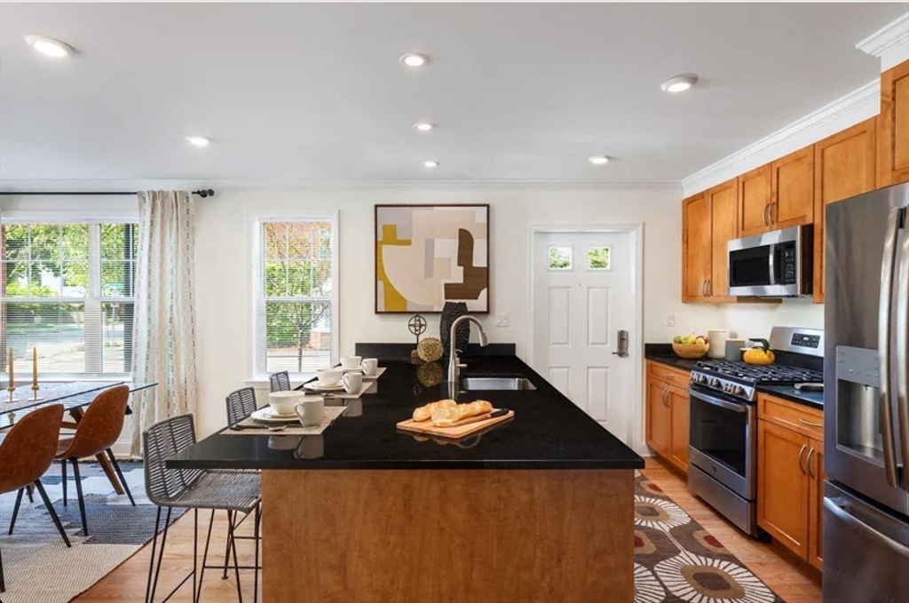 13 Independence Drive, Unit 13 Brookline, MA 02467 - Photo 5 of 13