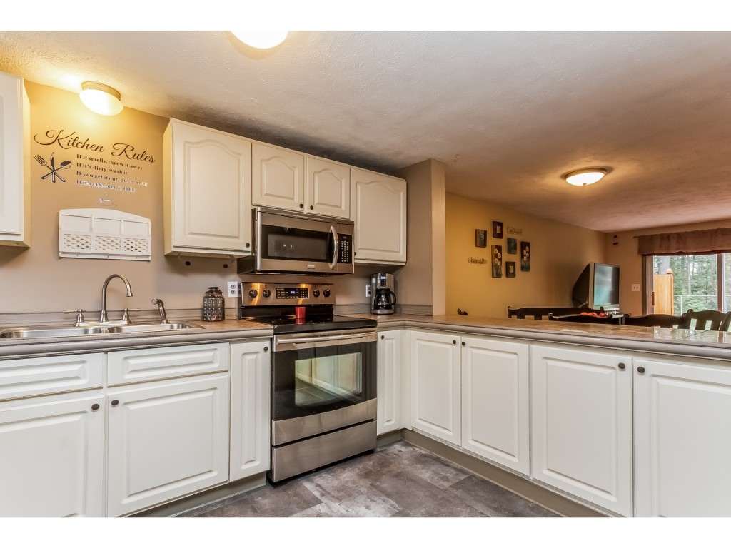 25 East Chamberlain Road, Unit D Merrimack, NH 03054 - Photo 2 of 32