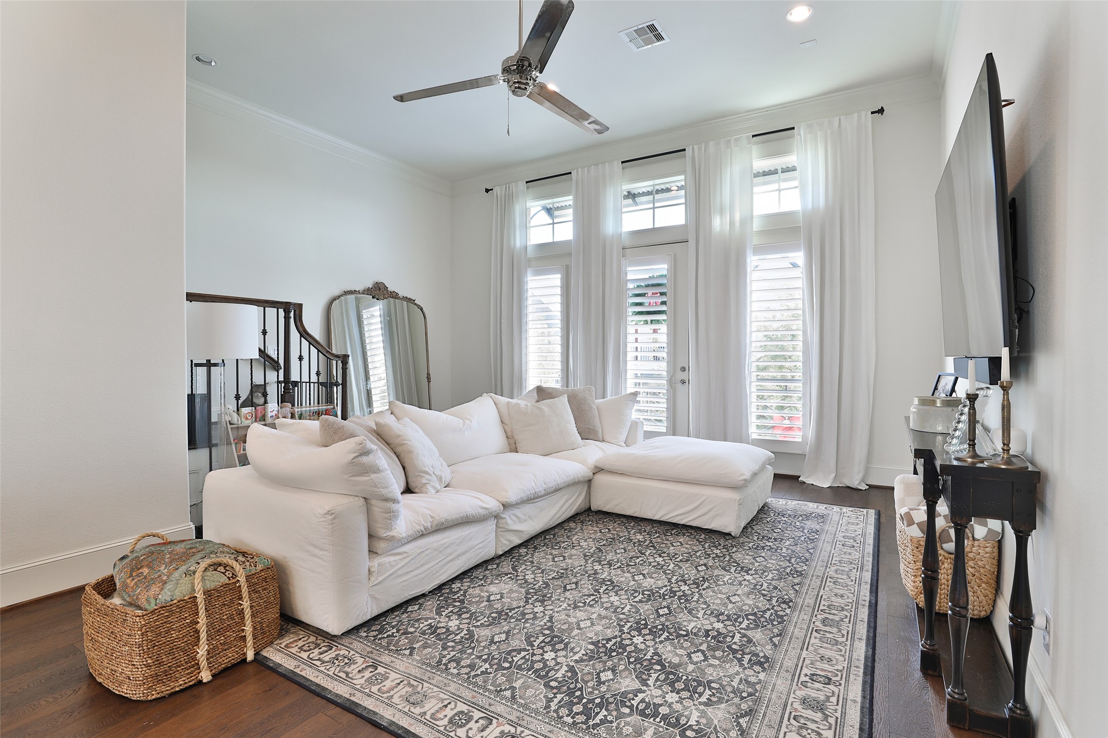 2303 Kolbe Run Lane Houston, TX 77080 - Photo 18 of 35 Discover versatile living with ample space for various room configurations, and savor the crisp morning breeze as you open the French doors to your private balcony.