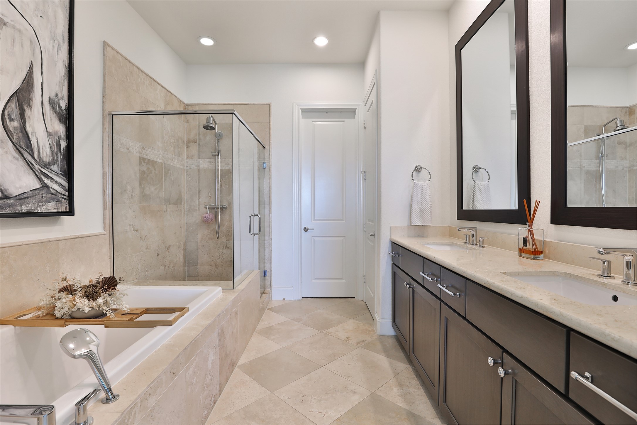 2303 Kolbe Run Lane Houston, TX 77080 - Photo 24 of 35 Mornings on the go are a breeze with dual sinks, stand up shower and soaker tub.