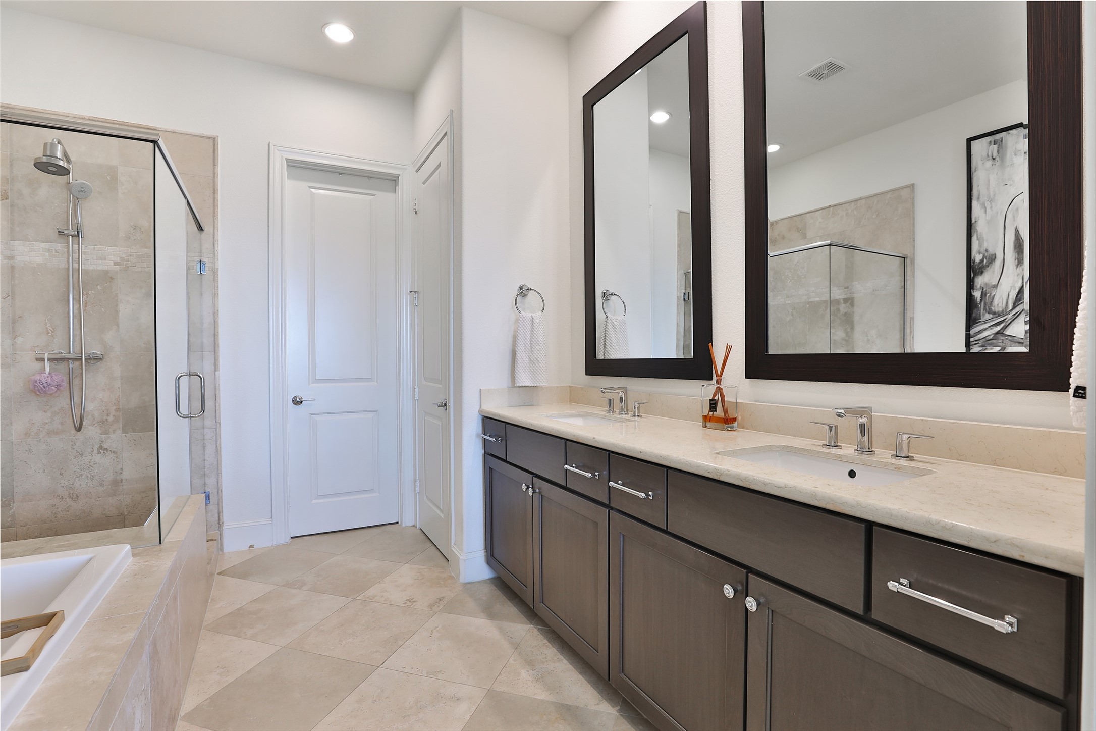 2303 Kolbe Run Lane Houston, TX 77080 - Photo 26 of 35 Luxury brand Hansgrohe faucets are throughout the entire property.