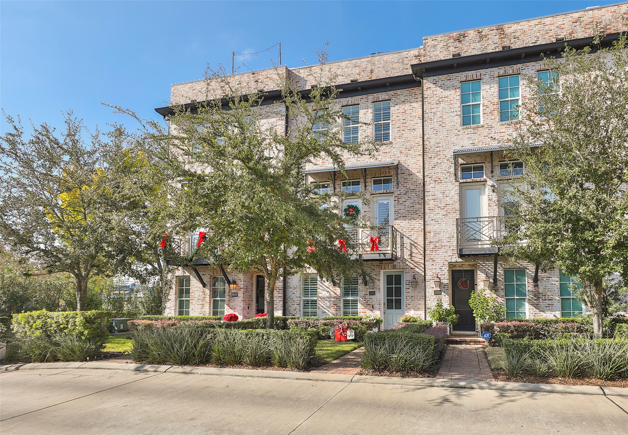 2303 Kolbe Run Lane Houston, TX 77080 - Photo 3 of 35 This charming home features German Schmear brick, blending old-world elegance with classic Northeast brownstone allure.