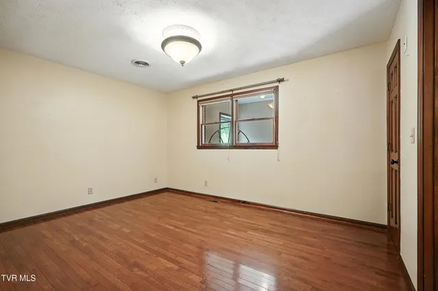 $249,999 | 134 Richmond Hts Drive, Jonesville, VA 24263