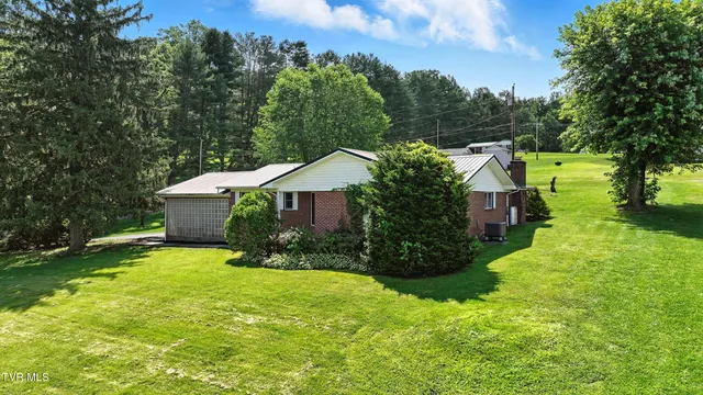 $249,999 | 134 Richmond Hts Drive, Jonesville, VA 24263