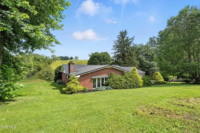 $249,999 | 134 Richmond Hts Drive, Jonesville, VA 24263