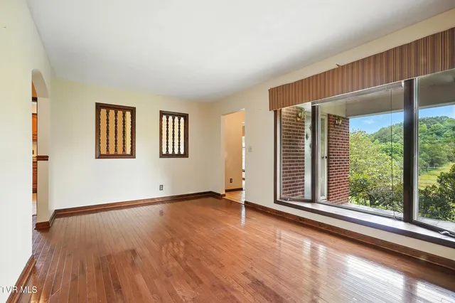 $249,999 | 134 Richmond Hts Drive, Jonesville, VA 24263